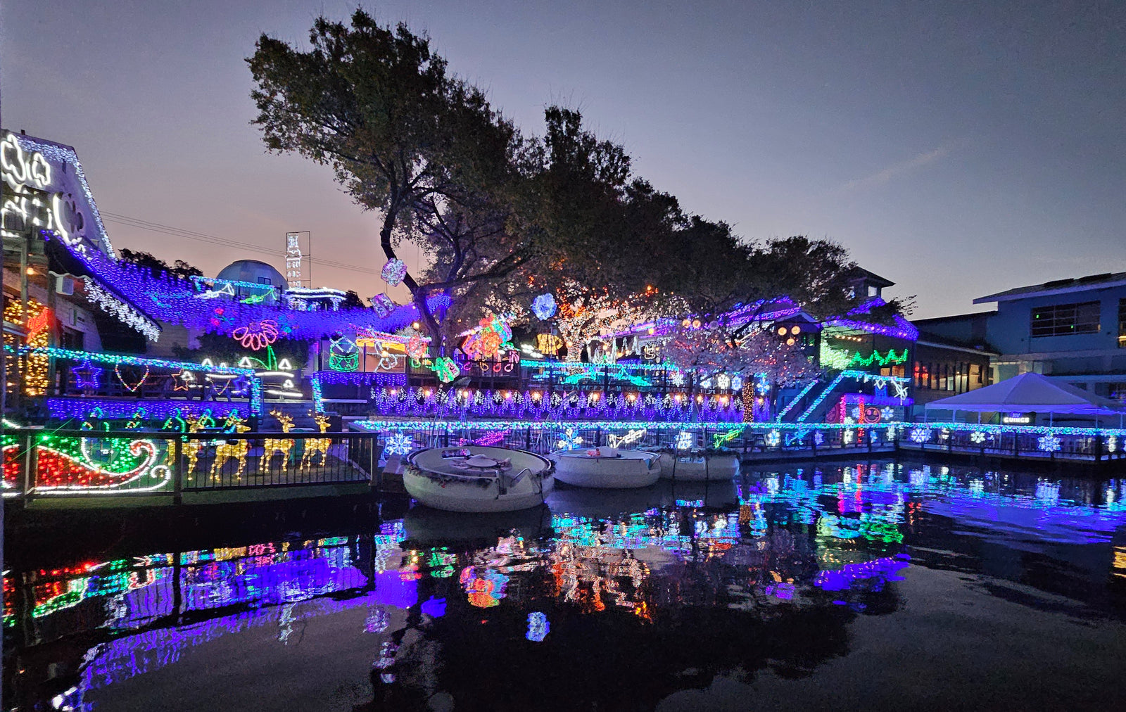 Mozart’s waterfront illuminated with colorful Festival of Lights displays